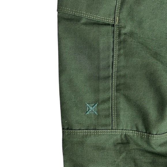 Men's Green Cargo Pants - Picture 6 of 9